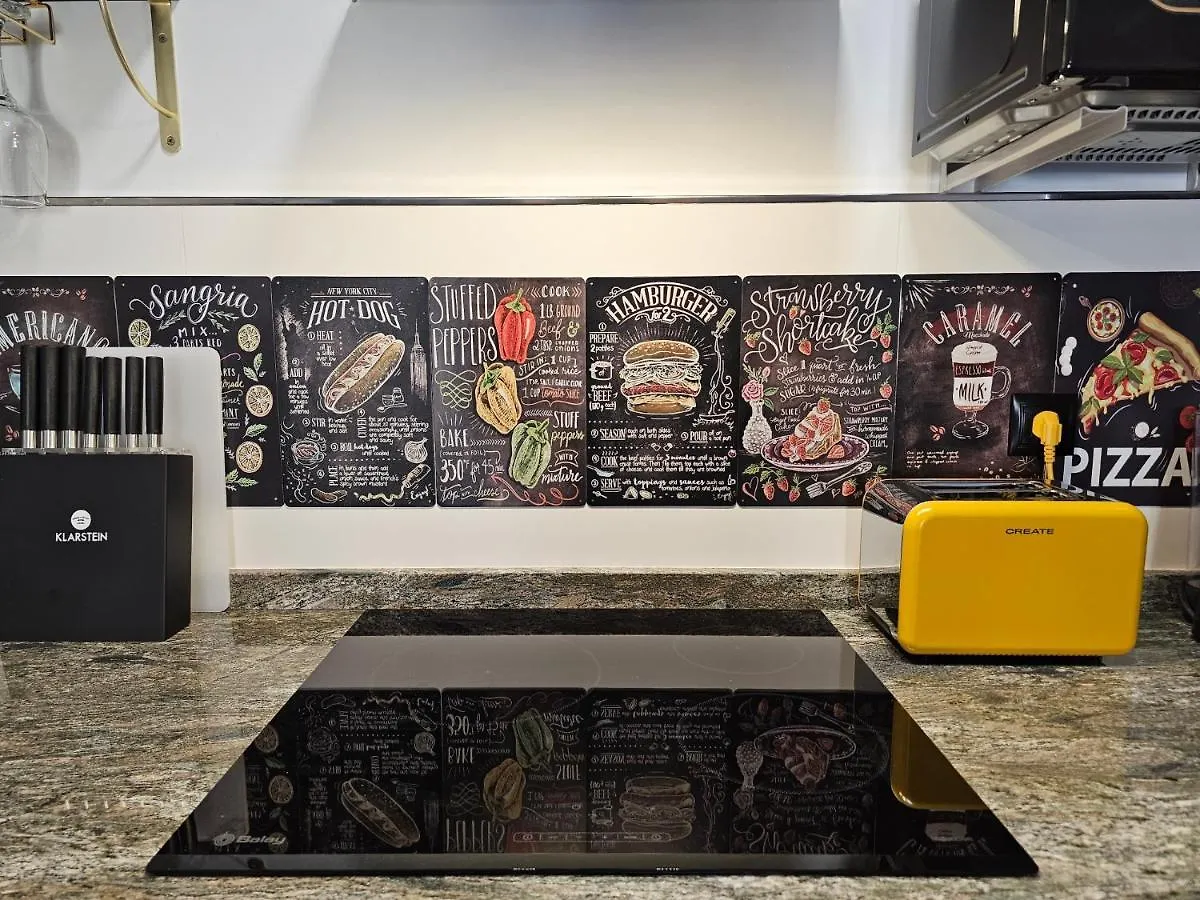 The Queen House Malaga Apartment